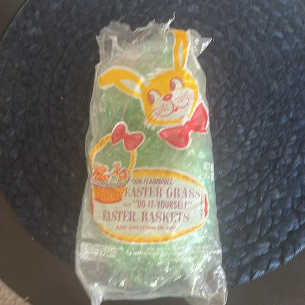 FINAL Price $5:  Lot of 5 Grass packages for Easter Baskets.